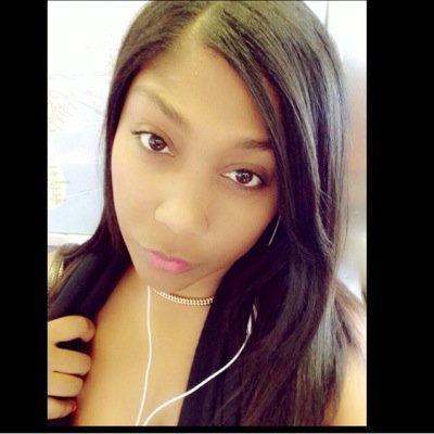 Realist Girl ya will ever meet mind on my money and love❤ I love my family and friends you ither on my side or in the way☀❤