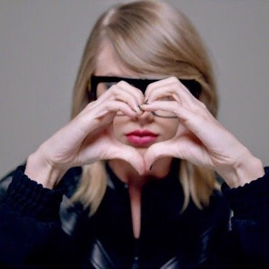 Born 1989/ I'm: Swiftie,Smiler,Lovatic,Selenator,Belieber,Katycat, Directioner,Demigood and Liar. Amo séries, música e escrever!Follow me/Haters gonna hate