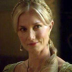QueenKatParr's profile picture. Sixth and final wife of @Henry8Tudor1 The Dowager Lady Latimer. Lady Seymour of Sudeley.,  (Tudors RP 18+)
