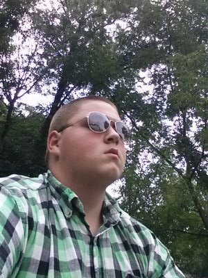 4bea3f03c87a454's profile picture. born to be big