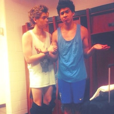 bc free follow, PLEASE RT THIS LINK! If you RT she will follow you! @5soscalumxxx https://t.co/cthCRjbJPU
