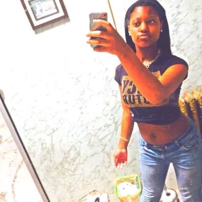 I go to kipp dubois, ,im 5'9 . And i live in west .kik me @lajaida_20