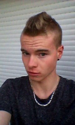 suis moi sur twitter, et je te suis :)
j'adore faire de nouvelles connaissances #follow   
je follow back 100% mais il faudra me follow avant :)