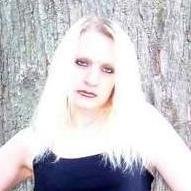 Mommy of 4, Photography Hobbie! Lover of all Kinds of Music and Black and White Movies!
