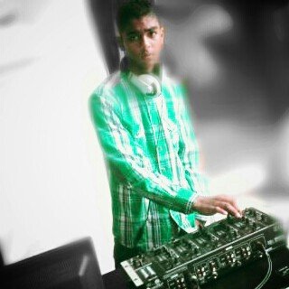 One of SA's youngest pro DJ's,partners with @DJJashenG & official KRONIKBEATZ DJ! SAMROX records/productions and events VIBE FM ULTIMIX WINNER 2013