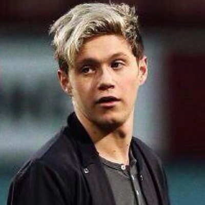 Hi I'm Niall and I'm a werewolf single bi