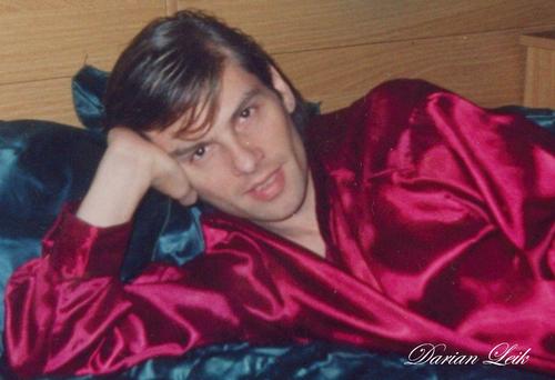 darianleik's profile picture. Actor