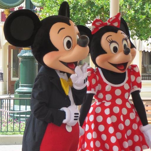 Dedicated information about Hong Kong Disneyland by an English expat.