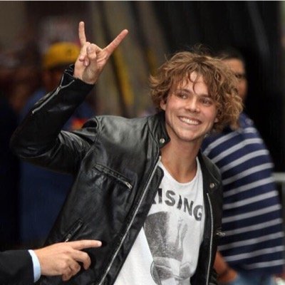 follow @nightdriveirwin