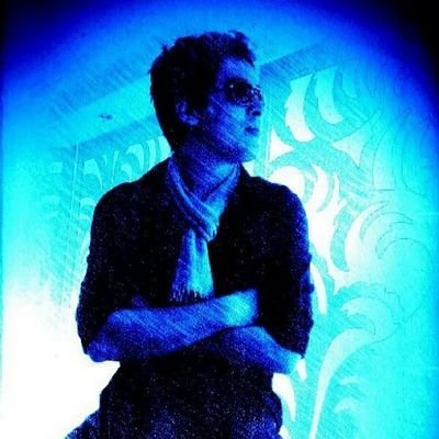 Músico arreglista y mánager en R O M A  3    
  ... Mi instrumento es la guitarra electro acústica... ¡¡ Y no la cambio por otra !!