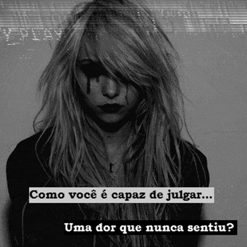 O problema do mudo de hoje é que as pessoas inteligentes estão cheias de duvidas, e as pessoas idiotas estão cheias de certezas.