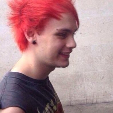 follow @ww_5sos and @lukeysvegemite and @overloadau read my Michael fanfic http://t.co/IOVfrejrdi and Luke fanfic http://t.co/u2qgD7JcMC