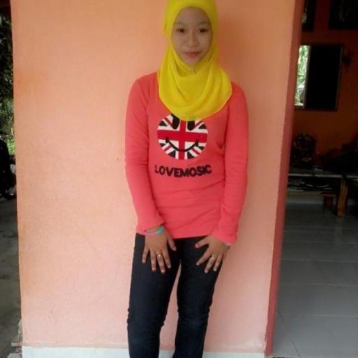 ♡ ヅ Hyep , I'm Nur Ain Najihah Binti Mohd Rafee , 14 Y/o , *SMKPK* , U Follow I , I Follow U Back ヅ♡
♡★♡ Titew Omeil ♡★♡