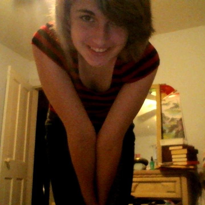 soooooo im gonna cosplay almost every day...nothing huge cuz i have to wear it to school and my school sucks but yeah ^~^