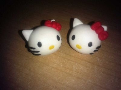 Consigue tu figurita en miniatura o del tamaño que desees, personalízala, pide algo que te guste. Todo y más aqui @ManualidadesCBN  o  @CristiBustos3