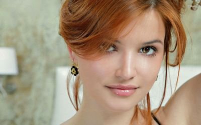 ‏‏‏انسانه احترم كل المذاهب واحب الخواطر والاشعار والبساطه والعيش من اجل اسعاد فئه من الناس حتى وان كانو ظلموني لان الله وحده المسامح في الجديد او حالياابحث في م