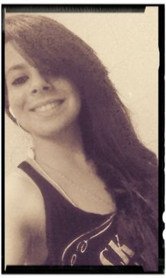 Amor é fogo que arde sem se ver;
É ferida que dói, e não se sente;
É um contentamento descontente;
É dor que desatina sem doer. ;)