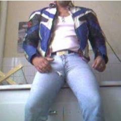 motardcoolbi's profile picture. clamartois pure souche a decouvrir sans modérations tres ouvert d esprit...tout le monde est le bienvenue....
pour delirer et rigoler un bon coup ( + 18 ans )