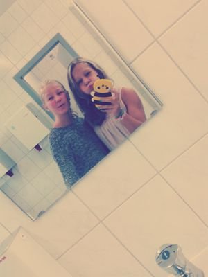 verliebt♥
bissl verrückt:-b
hab ne beste Freundin♥