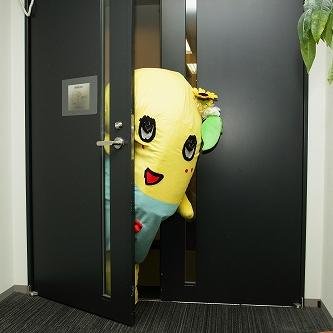 珍しいふなっしーや裏のふなっしーなどの画像をツイートします。
普段見ないふなっしーの顔が見れちゃうかもよ？？