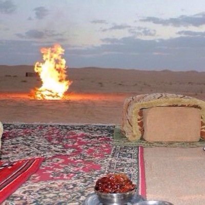 أتوب وأخطي وآخذ شوي وأتوب ويبقى الندم مابين نفسي وبيني عبدٍ ضعيف وگلي آثام وذنوب يالله على درب الصّلاح تهـديني