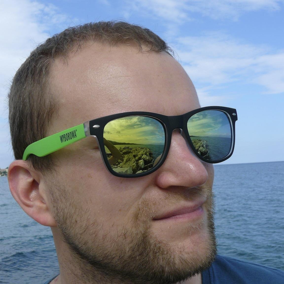 architect @inteliwise, dataops @predictxai, dev @HouseMarkLtd, special agent @handsontable