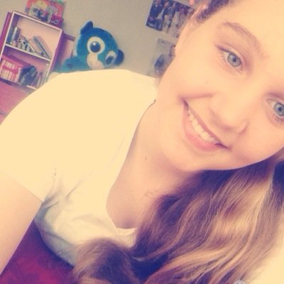 I love my friends and Peter with all my heart they are my world! Ceairs, Katie, Ellie, Steph, Tamara, Rhianna
I love Peter