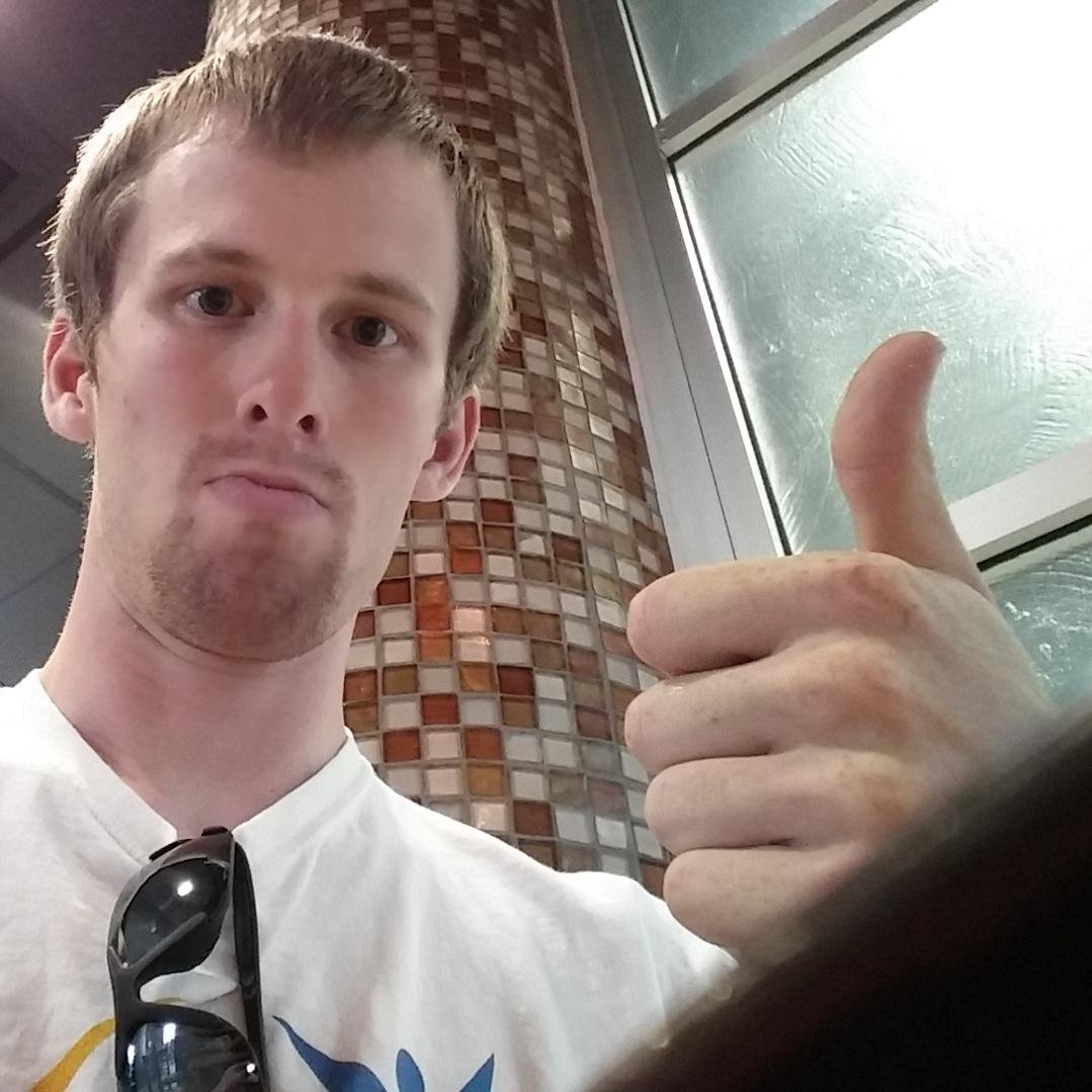 Aww yeeee finally made a Twitter!  I'm Evan, a 22 year old male from La Crosse, WI going to UWL for a medical related career.