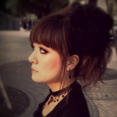 アートと音楽とファッションと舞台芸術が大好きな魔女 マイペースに活動中 たぶんアーティスト 旦那様は妖精 空中芸修業中 ペンギン お漬物 B'zPARTY 90年代ヴィジュアル系 ロリィタファッション 魔女のガーデン・やさい畑 旅 時々コスメ