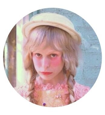 Petite Meller (factice) ♔ PETITE is singer-songwriter. In French and English. And fashion model.