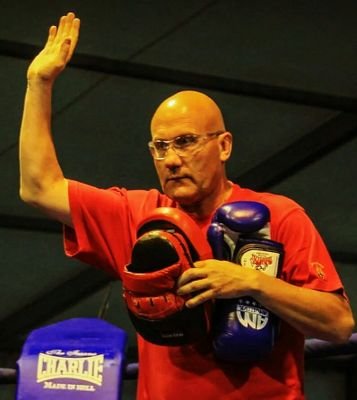 EX-boxeador Amateur /3 Veces Cmp 91 Kg /El único Boxeador Amateur en Participar en 13 Campeonatos De España ! 2 bronces, 6 Platas y 3 Medalla De Oro!