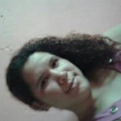 Carinhosa,mãe zelosa,companheira,amiga de todos..