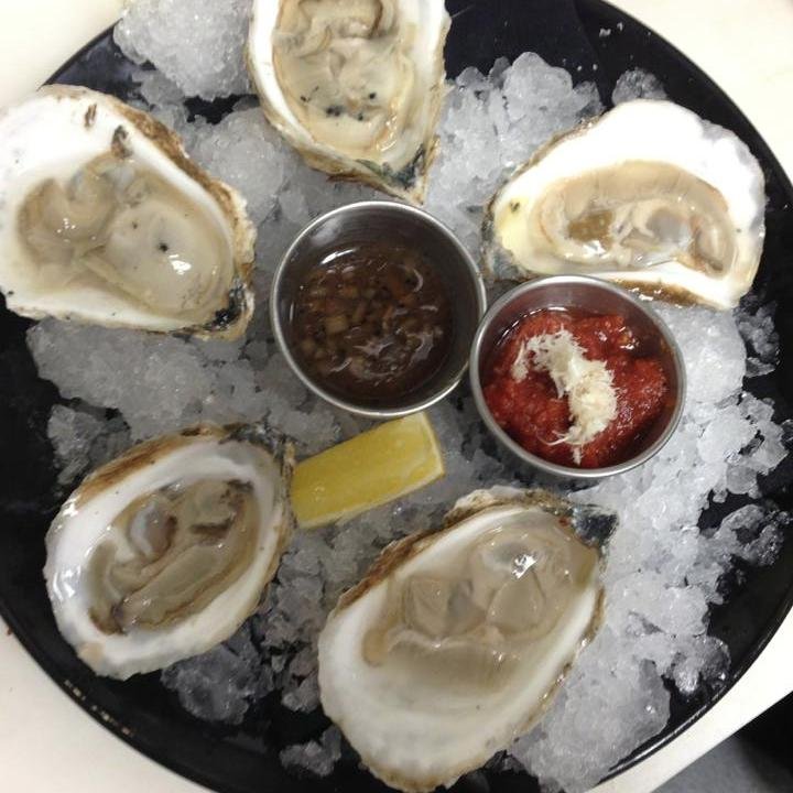 32 Main Street.
-Local produce and meat -North Atlantic
 seafood-East Coast Oysters -Local microbrews