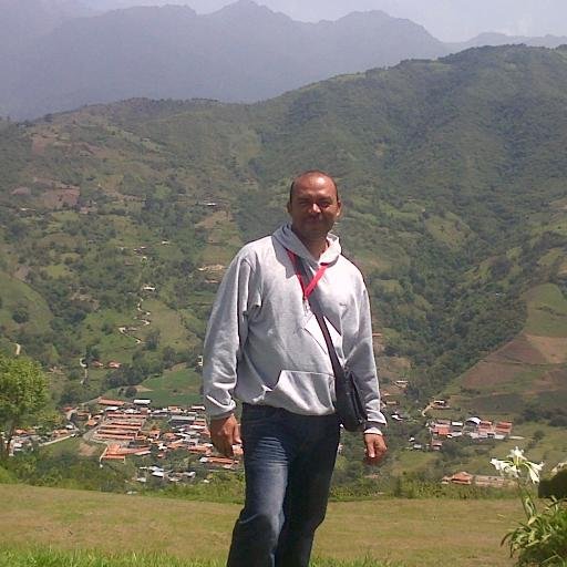 Chavez vive la lucha sigue.