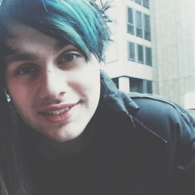 @endless5sos just gave you a free follow because you're perfect! ily x