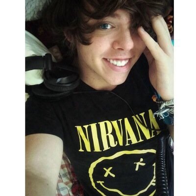 dannynpaul's profile picture. i made this account while in history class...