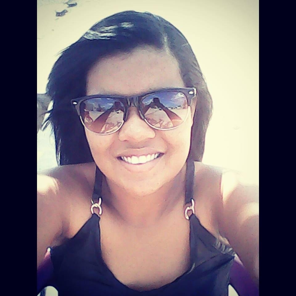 MainaraSantana3's profile picture. Não peça licença para ser feliz. - Augusto Cury