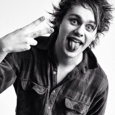 Hey guys don't follow this account, follow @mpunkrockbabe , Thank You xxx