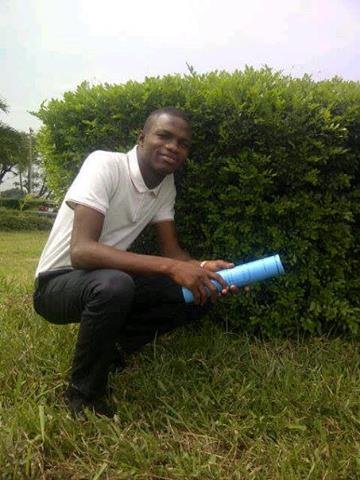 Am a cool nd gentle  I love to meet nd make pple laugh,I take pple for who dey are