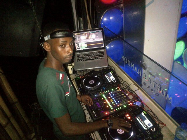Keeping it real on my decks.senior deejay @ jackies lounge