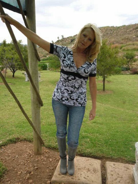 Love life enjoy humor,love my country conservative & love my own people. WP supporter. follow back.!e. mail. vandermerwe_marie@yahoo.com