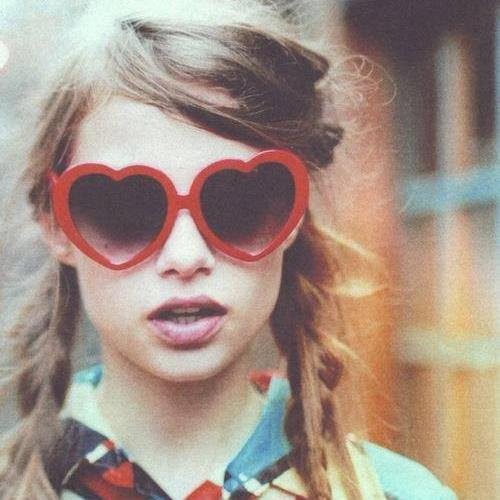 roz_dai's profile picture. dice mi pony violeta que estaas đŕøğåđó          Lluvia de indirectas X2