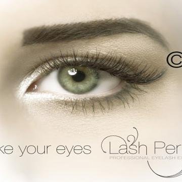 LASH PERFECT IS DE NUMMER ÉÉN KEUZE VOOR SEMI-PERMANENTE INDIVIDUELE WIMPER EXTENSIES EN IS DE UK'S MARKT LEIDENDE LEVERANCIER.