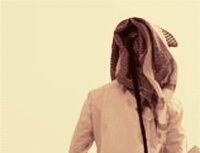 ''في منتصف الحديث تنكشف أحجام العقول''