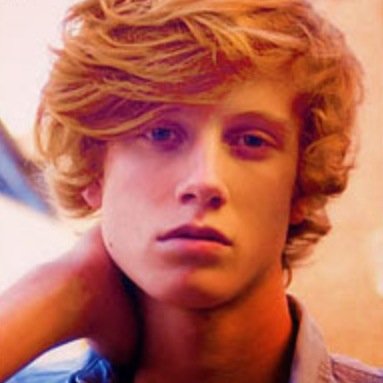 17|junior| /dicen que cada minuto que ríes, le sumas un año a tu vida entonces.... seré inmortal(?)\ ScottBFF