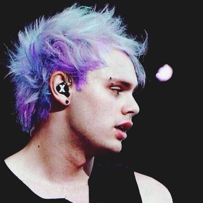 FREE FOLLOW FOLLOW @lydiabruntt i follow back on that acc too x