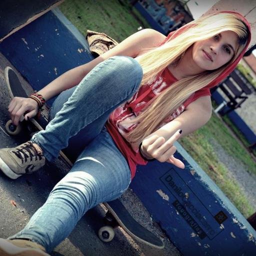 Facebook: Fanni Cunha
Instagram: fannicunhaskt
Snapchat: fannicunha07
Skateboard ✊🏂