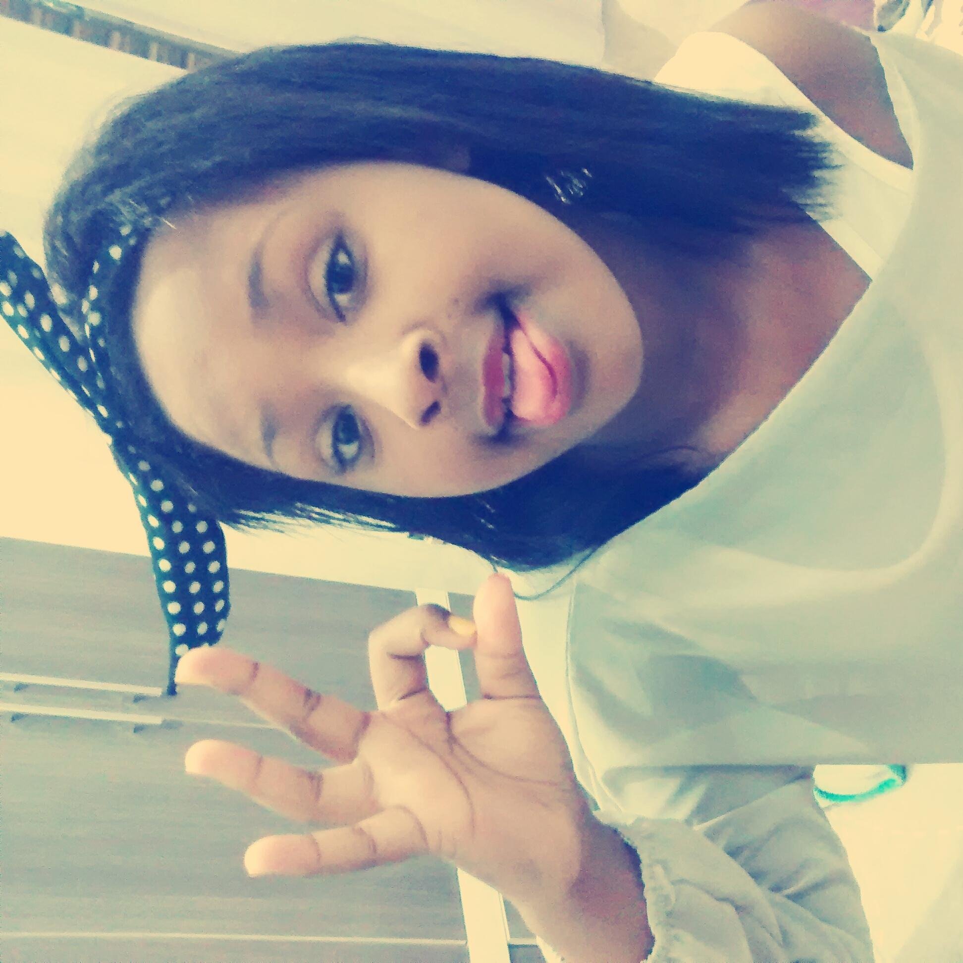 → Euu queroo.
Euu PossO.
Euu coonsiigO ←
●๋• Siimplees αssiim ~