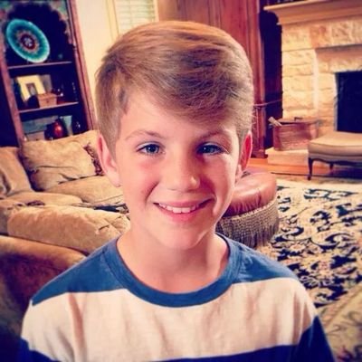 my name is carolina I like to sing and dance, and I really like austin mahone MattyBRaps am bgirl, mahomie , PLEASE FOLLOW ME