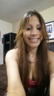 ileanaguivas's profile picture. 